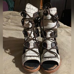 New Brandy Freebird by Steven, no longer available size 8